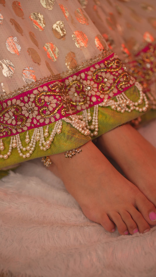 Hanging Payal