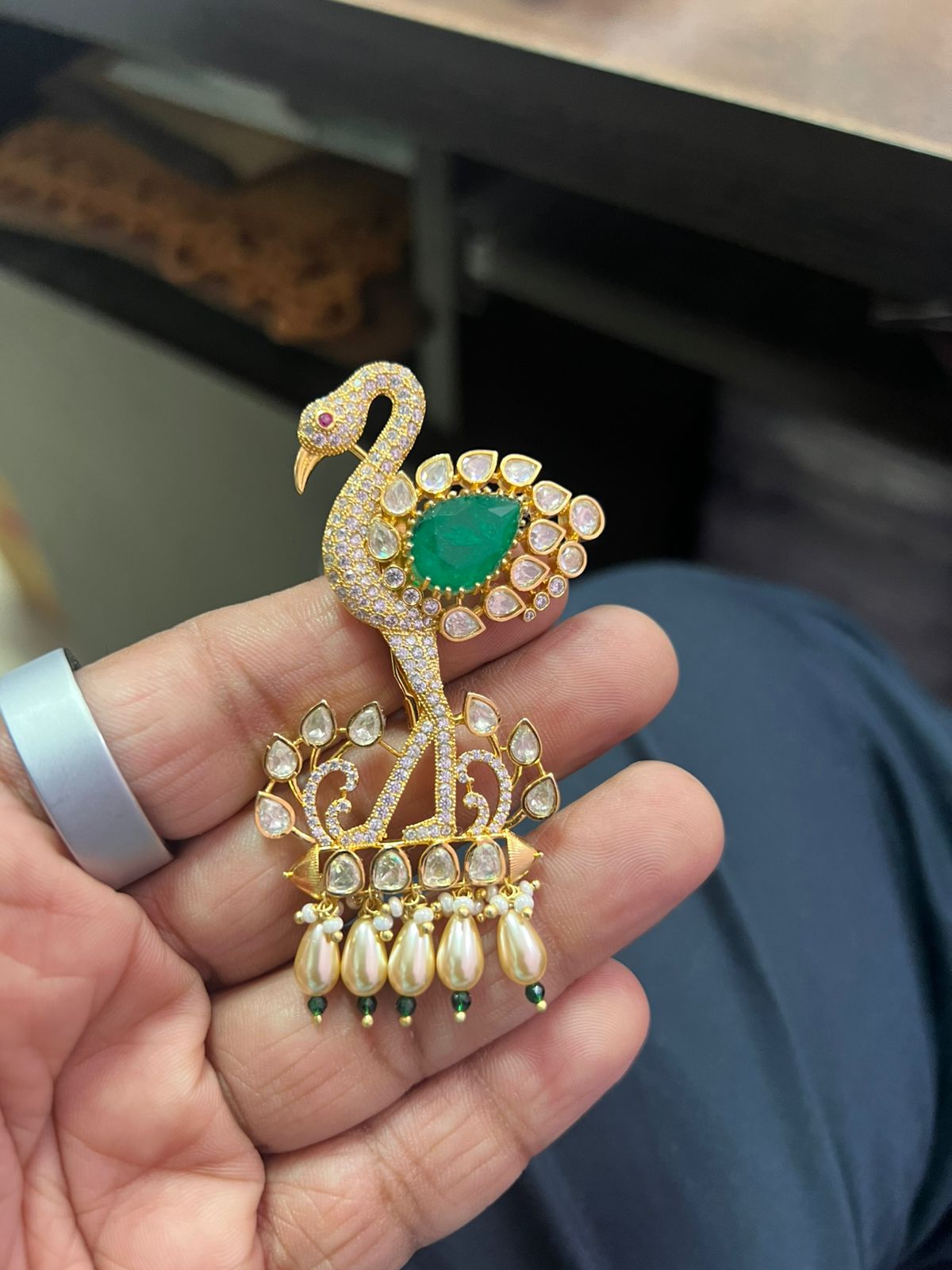 Ruh-e-Mayur Brooch in Emerald