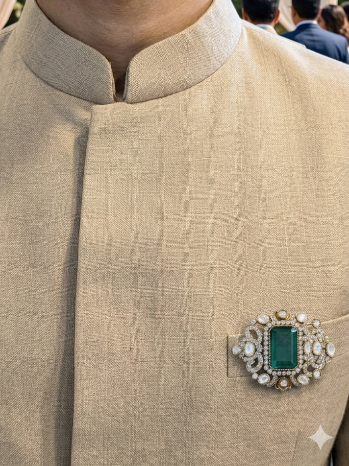 Rajwada Emerald Brooch