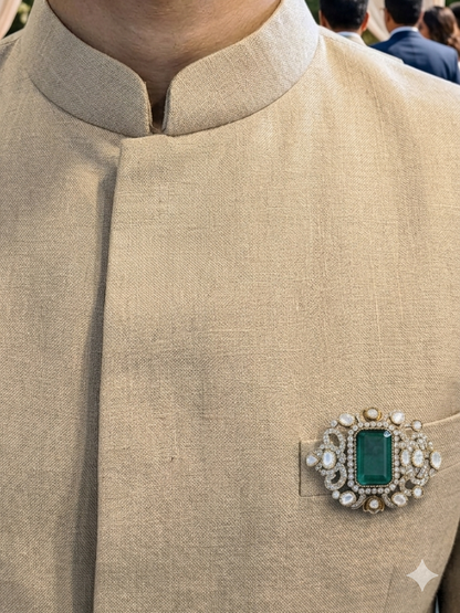 Rajwada Emerald Brooch