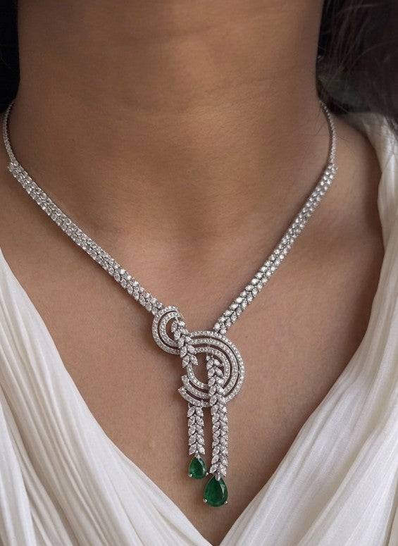 Elara Fall Necklace