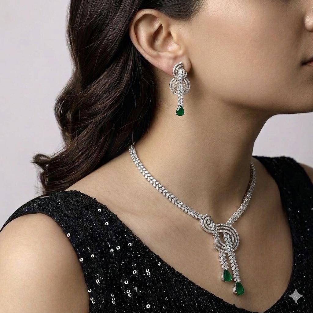 Elara Fall Necklace