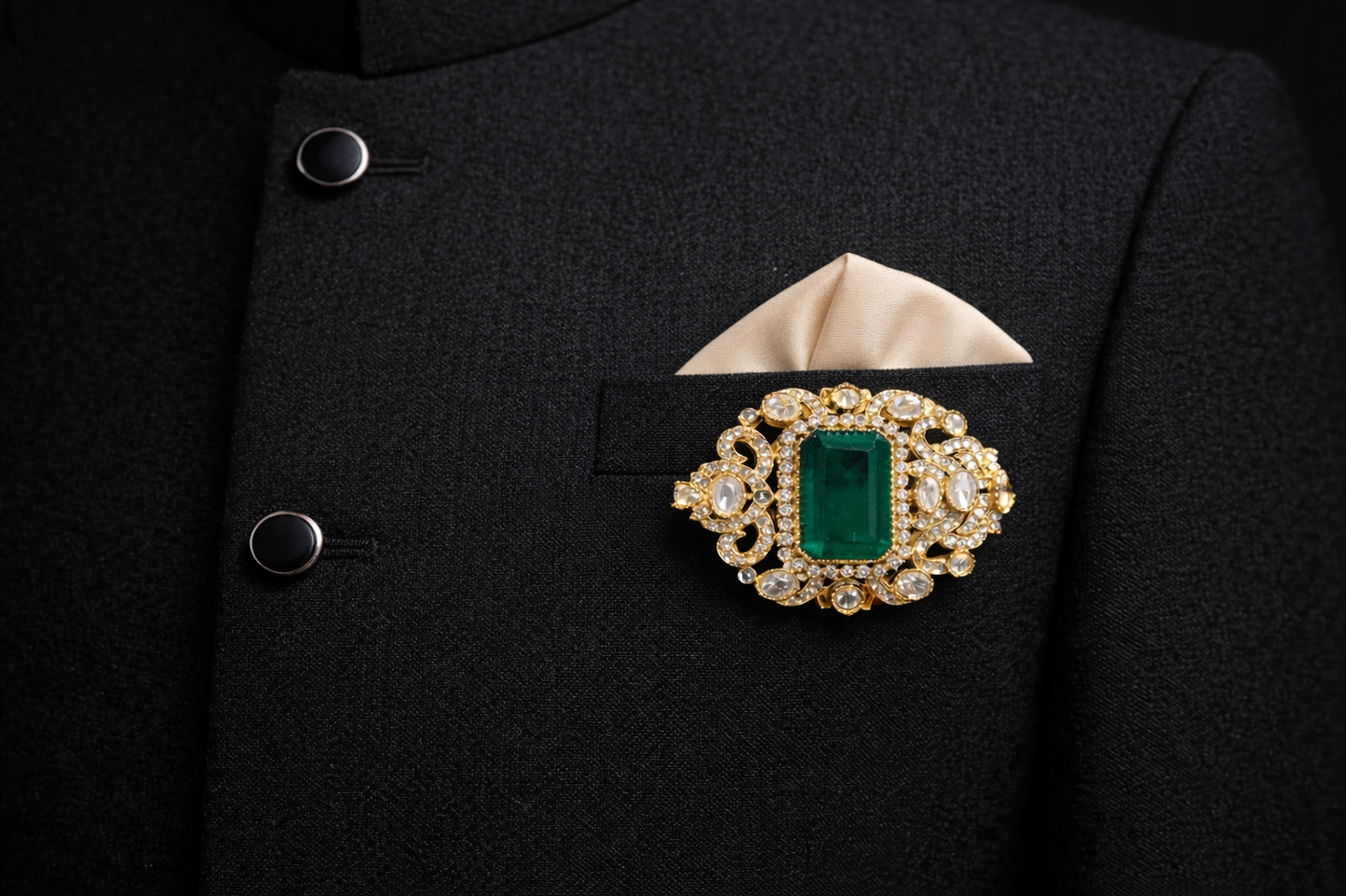Rajwada Emerald Brooch